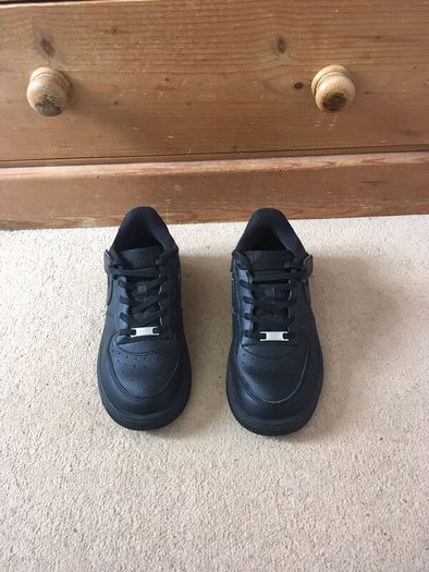Nike trainers size UK 2.5 excellent condition
