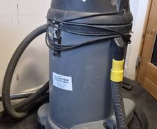 Karcher Wet and Dry Vacuum - NT 48/1