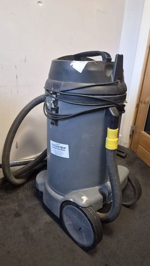 Karcher Wet and Dry Vacuum - NT 48/1