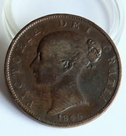 1846 Halfpenny Victoria scarce Copper