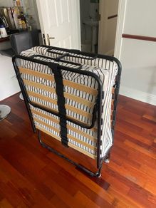 Folding bed