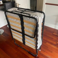 Folding bed