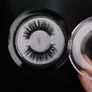 False eyelashes Image 2