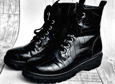 Black Boots