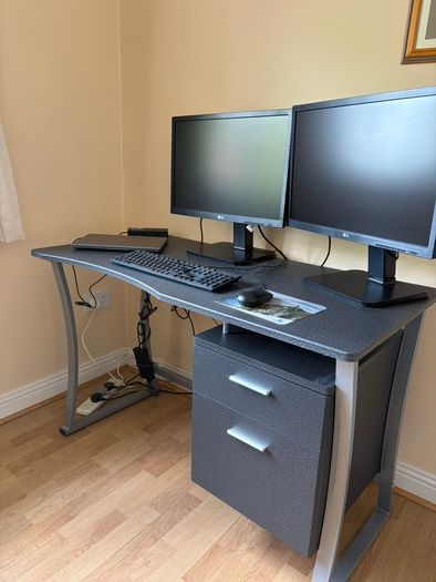 Office computer desk with drawers