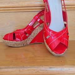 Red wedges size 6