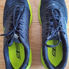Sketchers running shoes, size 42.5