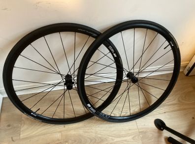 DT Swiss P1800 and GP5000 bike wheelset