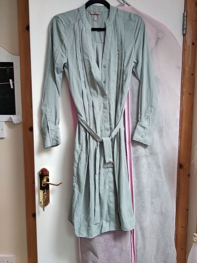 Light green dress