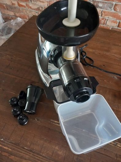 Omega 8006 Slow Juicer