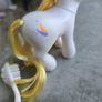 Flutterbutter Flutter Butter Toys R Us USA Exclusive with Brush MLP G3 My Little Pony 2004 Image 6
