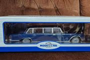 Mercedes Benz 1:18 model car