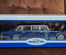 Mercedes Benz 1:18 model car