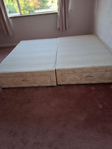 Base king size bed