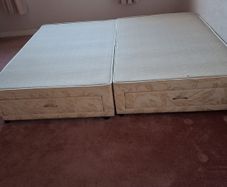 Base king size bed