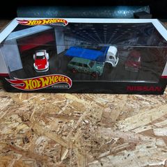 Nissan Diorama Set Premium Hot Wheels