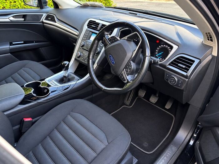 Ford Mondeo 2015 1.6L diesel- New Nct