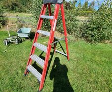 Fibreglass step ladder