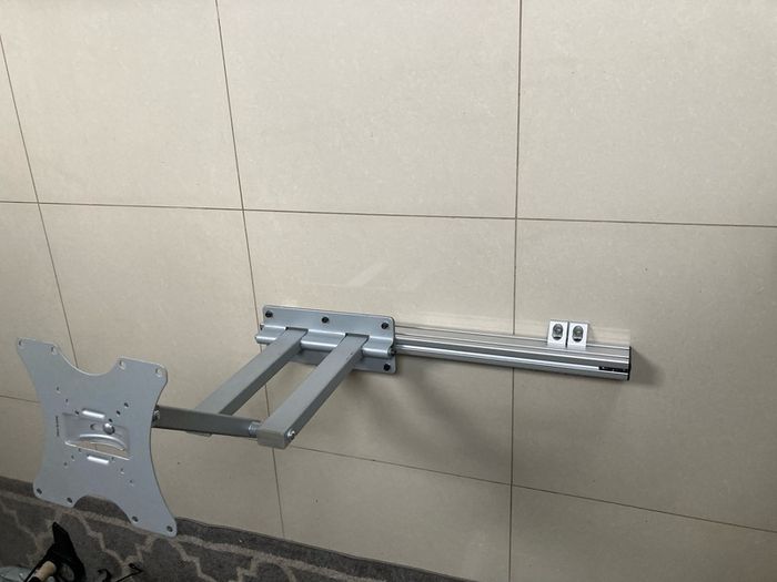 Large monitor / TV stand, adjustable