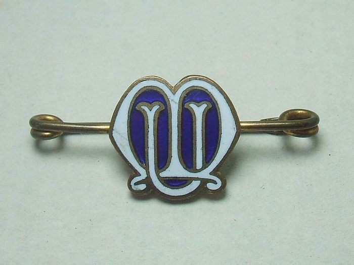 MOTHERS UNION (Anglican Church) - membership enamel scarf badge (1950's or earlier)