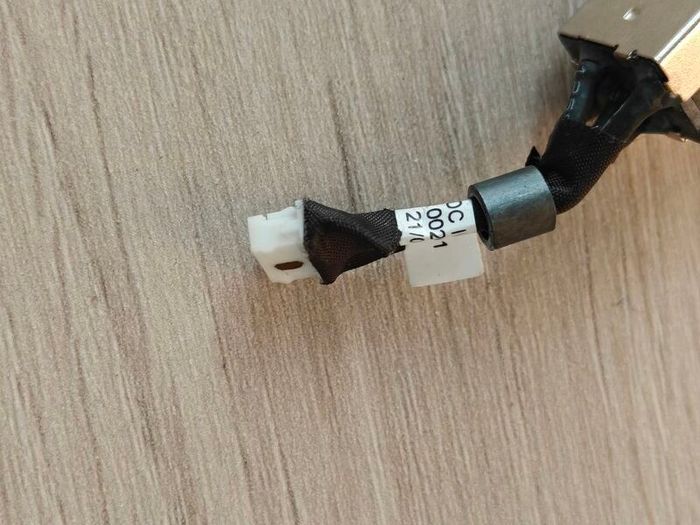Dell Latitude 13 E5300 5300 DC Power Jack 0D5TX7