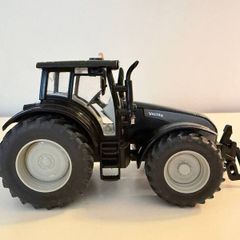 Siku 3268 Valtra T191 Black