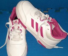Girls runner Addidas Size 1