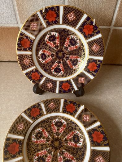 Royal Crown Darby " Old Imari" 1128 6.5" plates