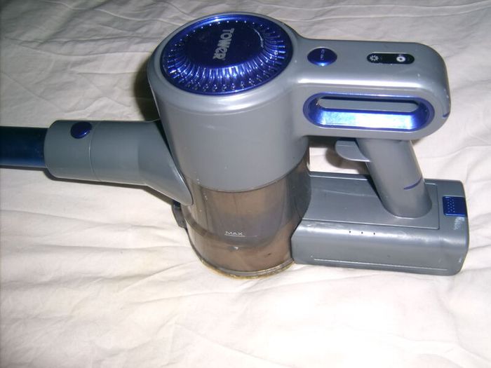 hand hoover