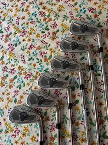 Brand new taylormade QI irons
