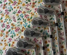 Brand new taylormade QI irons