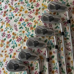 Brand new taylormade QI irons