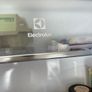 Electrolux fridge/freezer Integrated Image 5