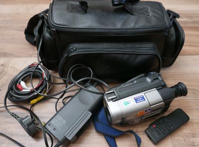 Sony Handycam CCD-TRV64E Hi8 Analogue Camcorder