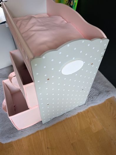 doll bed