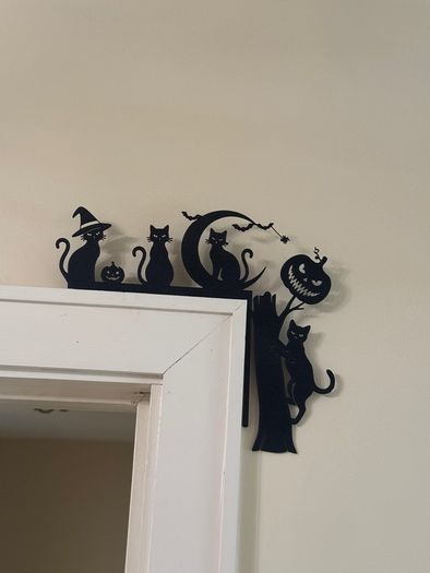 Halloween cat door corner