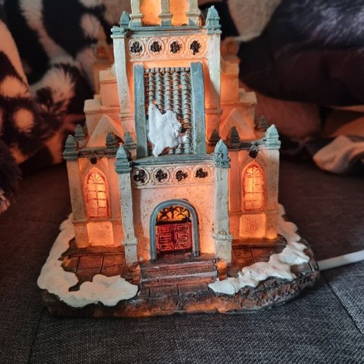 Christmas village cathedral Vintage Y2K plug in