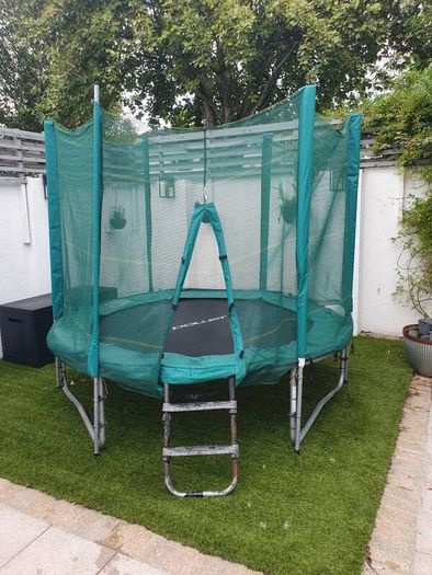 Trampoline