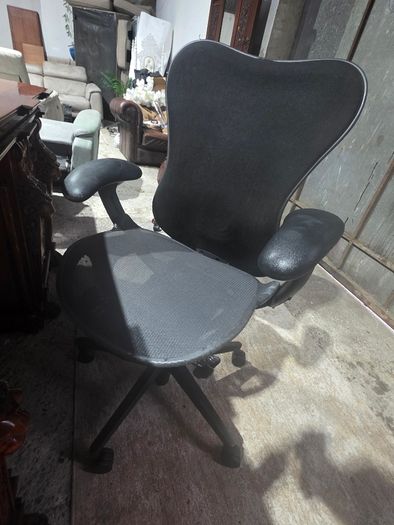 Herman Miller Mira 2