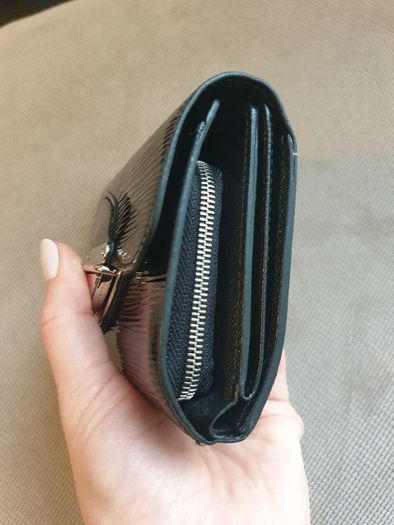 LOUIS VUITTONBlack Electric Epi Leather Joey Wallet