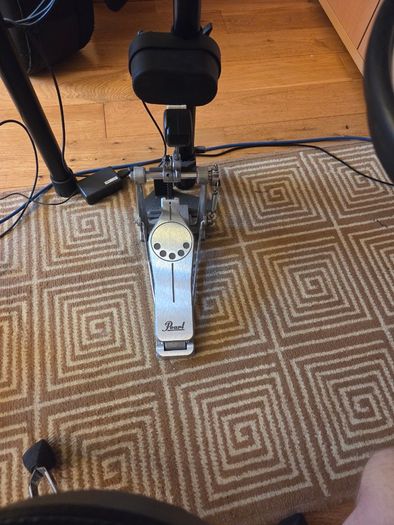Roland TD-07 DMK, pedal, throne, monitor
