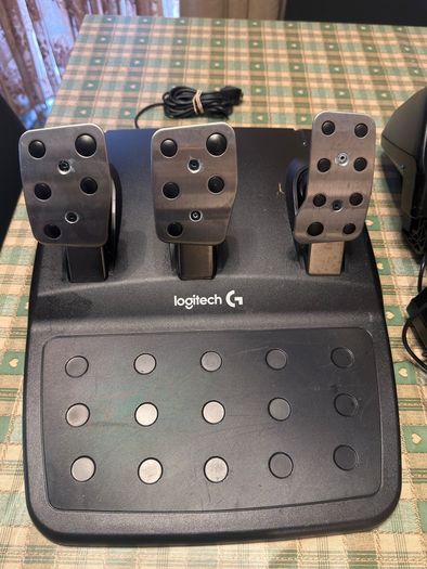 Logitech G920 Racing. In excellent condition