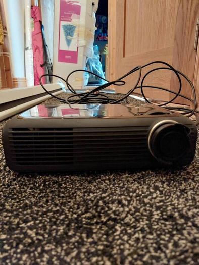 Optoma Projector + 100inch Primeview Electric Screen Combo