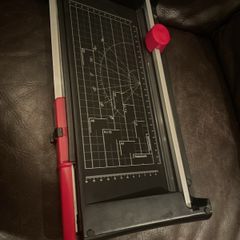 Paper cutter