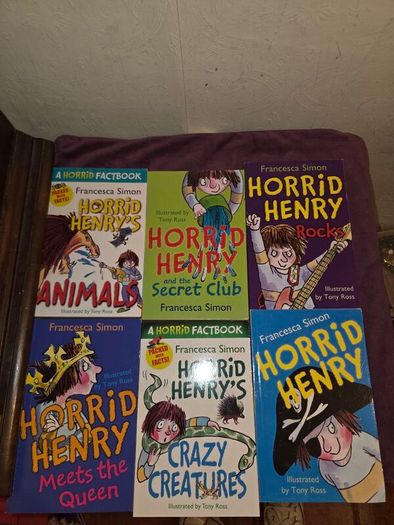 30 Horrid Henry Books
