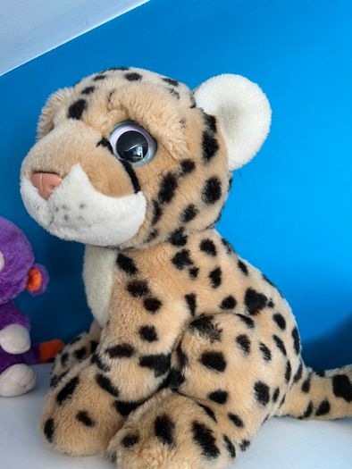 Toy leopard collectable