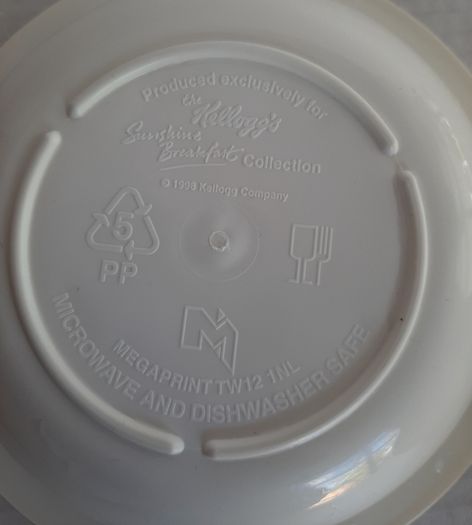 kelloggs collectable cereal plate 1998