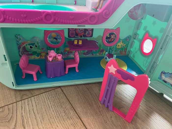 Gabby dollhouse boat and figured