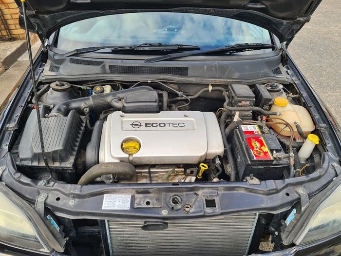 2004 Opel Astra. No offers.