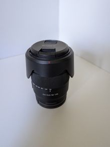Sony E 18-135mm f/3.5-5.6 OSS lens [Excellent condition]